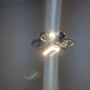 DJI NEO Tactical Light  ARC-V Kit – Scheinwerfer mit Landegestell-Lichtleiste